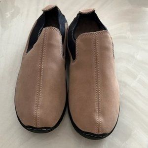 NIB Lands End Men's size 9M Outdoor Slip-on Slipper Camel